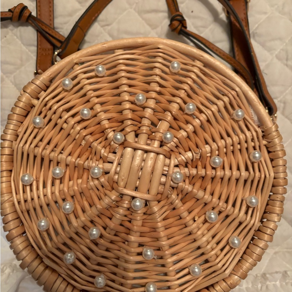 wicker shoulder bag e pearls